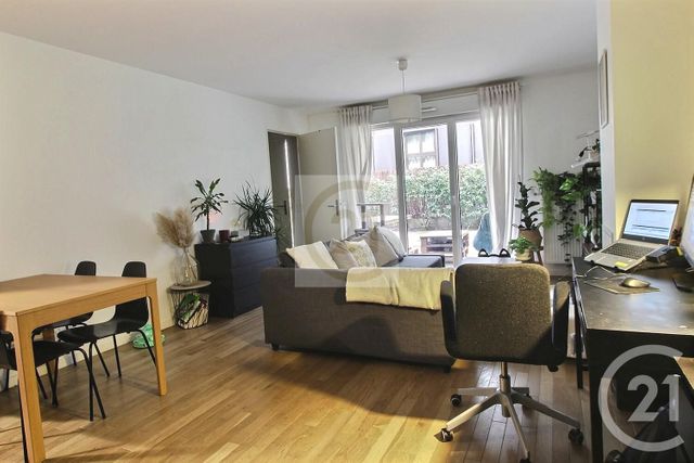 Appartement F2 à vendre - 2 pièces - 54.9 m2 - PANTIN - 93 - ILE-DE-FRANCE - Century 21 Ricard Immobilier