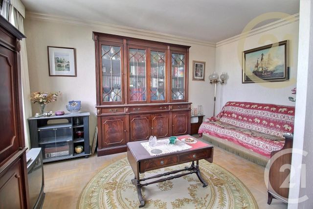Afficher la photo en grand Appartement F4 à vendre - 4 pièces - 71.66 m2 - PANTIN - 93 - ILE-DE-FRANCE - Century 21 Ricard Immobilier