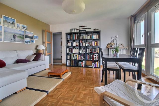 Afficher la photo en grand Appartement F3 à vendre - 3 pièces - 66.19 m2 - PANTIN - 93 - ILE-DE-FRANCE - Century 21 Ricard Immobilier