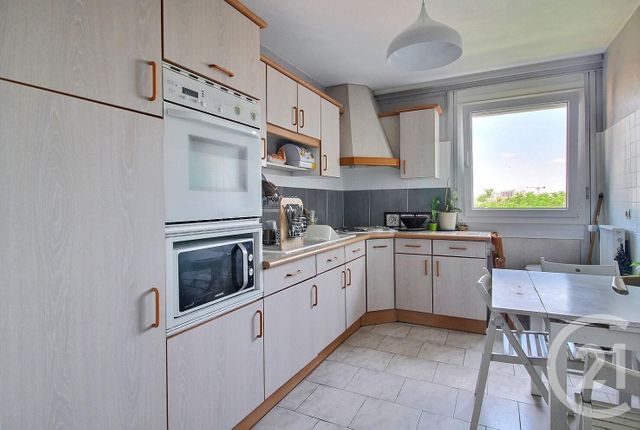 Afficher la photo en grand Appartement F3 à vendre - 3 pièces - 66.19 m2 - PANTIN - 93 - ILE-DE-FRANCE - Century 21 Ricard Immobilier