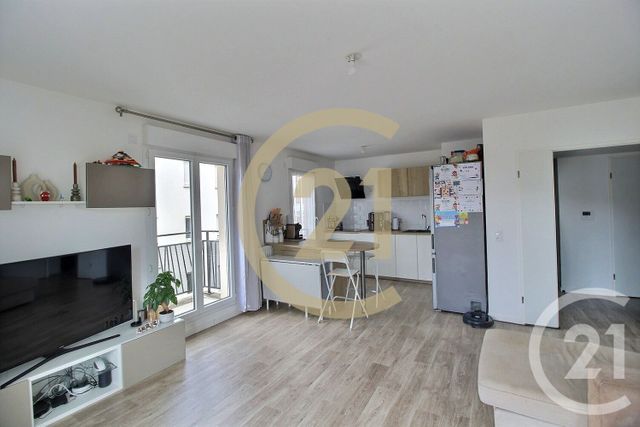Afficher la photo en grand Appartement F4 à vendre - 4 pièces - 77.77 m2 - ROMAINVILLE - 93 - ILE-DE-FRANCE - Century 21 Ricard Immobilier