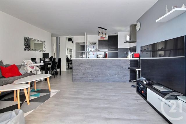 Afficher la photo en grand appartement à vendre - 2 pièces - 53.13 m2 - PANTIN - 93 - ILE-DE-FRANCE - Century 21 Ricard Immobilier