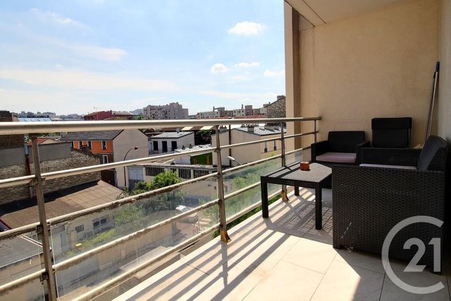 Afficher la photo en grand appartement à vendre - 2 pièces - 53.13 m2 - PANTIN - 93 - ILE-DE-FRANCE - Century 21 Ricard Immobilier