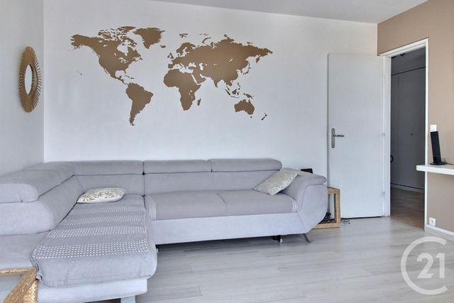Afficher la photo en grand Appartement F3 à vendre - 3 pièces - 65.89 m2 - PANTIN - 93 - ILE-DE-FRANCE - Century 21 Ricard Immobilier
