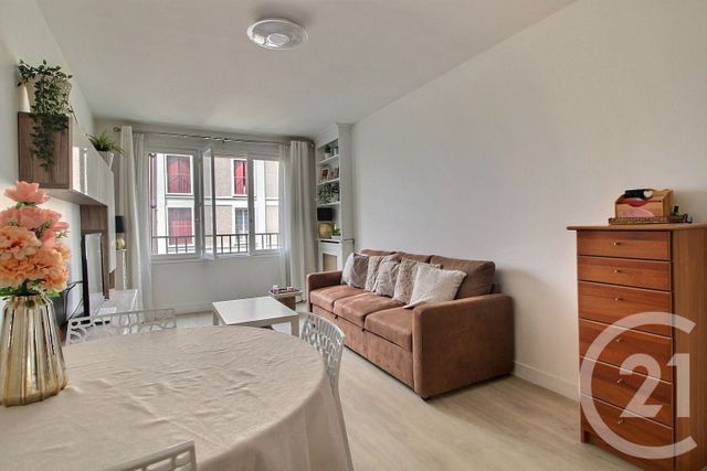 Appartement F3 à vendre - 3 pièces - 68.12 m2 - PANTIN - 93 - ILE-DE-FRANCE - Century 21 Ricard Immobilier