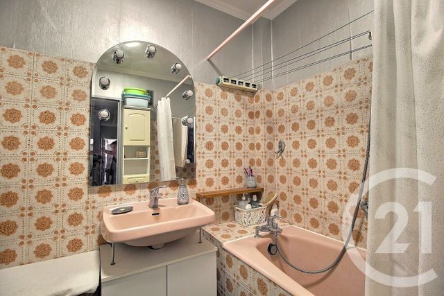 Appartement F3 à vendre - 3 pièces - 68.12 m2 - PANTIN - 93 - ILE-DE-FRANCE - Century 21 Ricard Immobilier