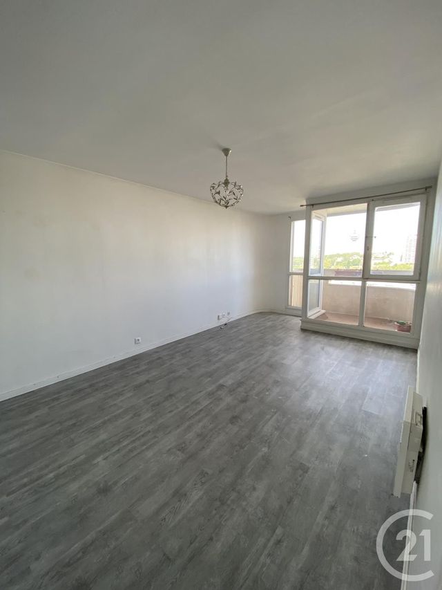 Appartement F3 à louer - 3 pièces - 64.99 m2 - LE PRE ST GERVAIS - 93 - ILE-DE-FRANCE - Century 21 Ricard Immobilier