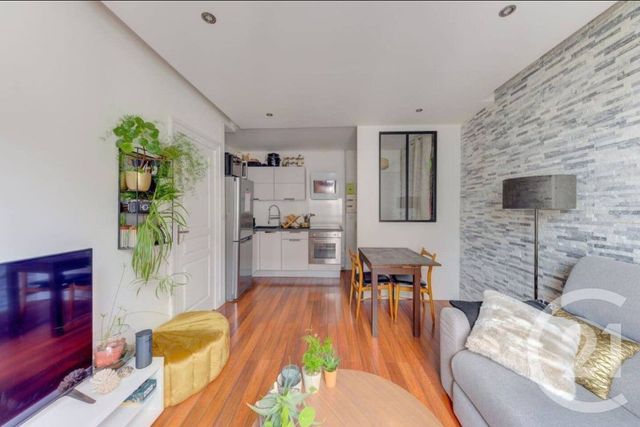 Appartement F2 à vendre - 2 pièces - 31.58 m2 - PANTIN - 93 - ILE-DE-FRANCE - Century 21 Ricard Immobilier
