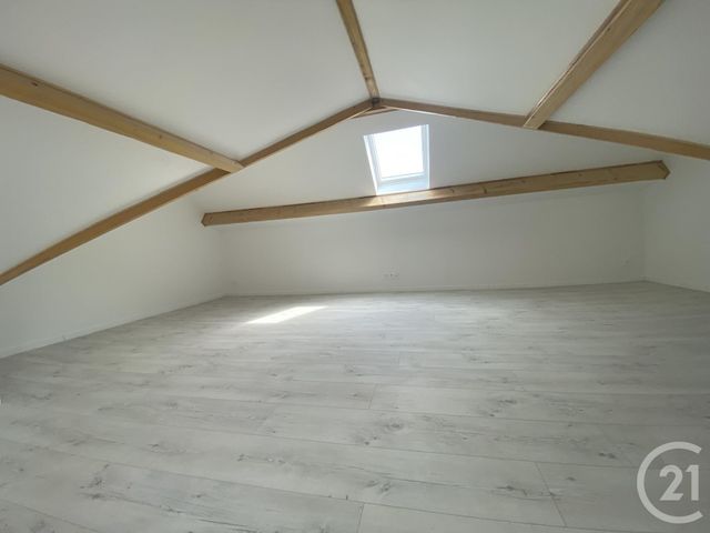 Appartement Duplex à louer - 3 pièces - 78.68 m2 - BONDY - 93 - ILE-DE-FRANCE - Century 21 Ricard Immobilier