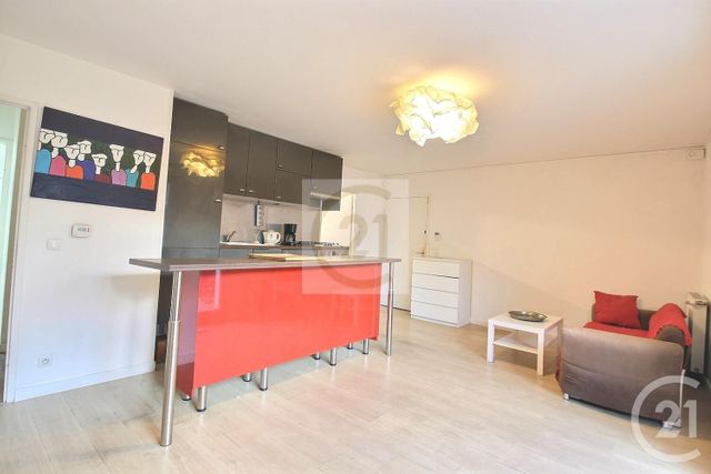 Appartement T3 à vendre - 3 pièces - 65.37 m2 - LA COURNEUVE - 93 - ILE-DE-FRANCE - Century 21 Ricard Immobilier