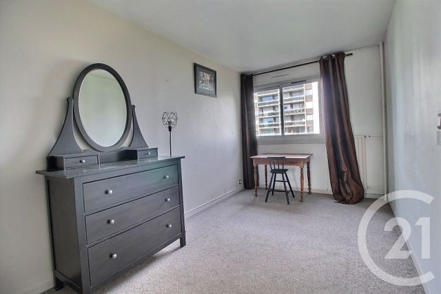 Appartement F3 à vendre - 3 pièces - 75.23 m2 - PANTIN - 93 - ILE-DE-FRANCE - Century 21 Ricard Immobilier