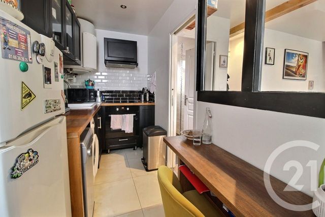 Afficher la photo en grand Appartement T2 à vendre - 2 pièces - 24.49 m2 - PANTIN - 93 - ILE-DE-FRANCE - Century 21 Ricard Immobilier