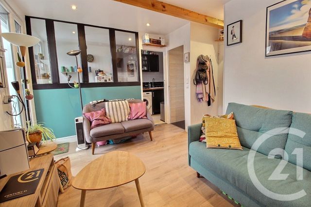 Afficher la photo en grand Appartement T2 à vendre - 2 pièces - 24.49 m2 - PANTIN - 93 - ILE-DE-FRANCE - Century 21 Ricard Immobilier