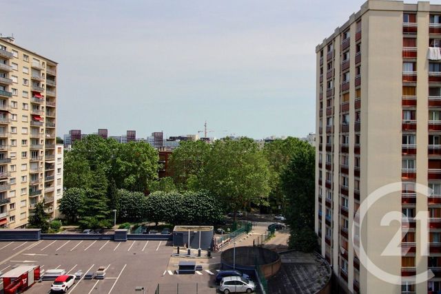 Appartement F2 à vendre - 2 pièces - 42.41 m2 - PANTIN - 93 - ILE-DE-FRANCE - Century 21 Ricard Immobilier