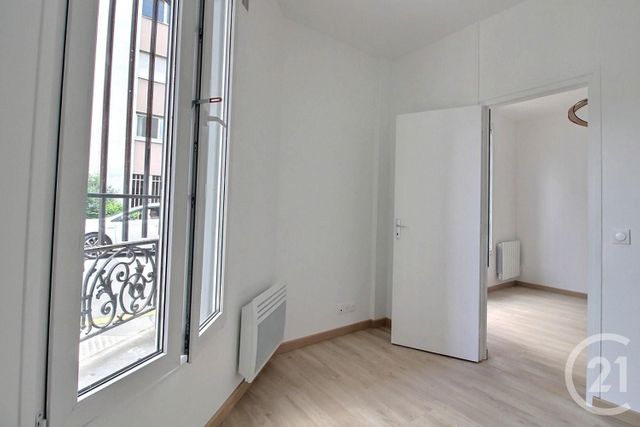 Appartement F2 à vendre - 2 pièces - 31.67 m2 - PANTIN - 93 - ILE-DE-FRANCE - Century 21 Ricard Immobilier