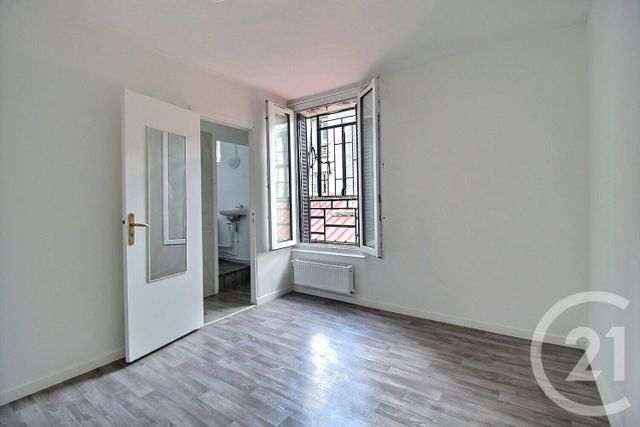 Appartement F2 à vendre - 2 pièces - 26.19 m2 - AUBERVILLIERS - 93 - ILE-DE-FRANCE - Century 21 Ricard Immobilier