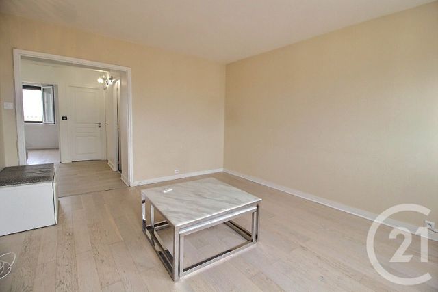 Afficher la photo en grand Appartement T3 à vendre - 3 pièces - 56.0 m2 - PANTIN - 93 - ILE-DE-FRANCE - Century 21 Ricard Immobilier
