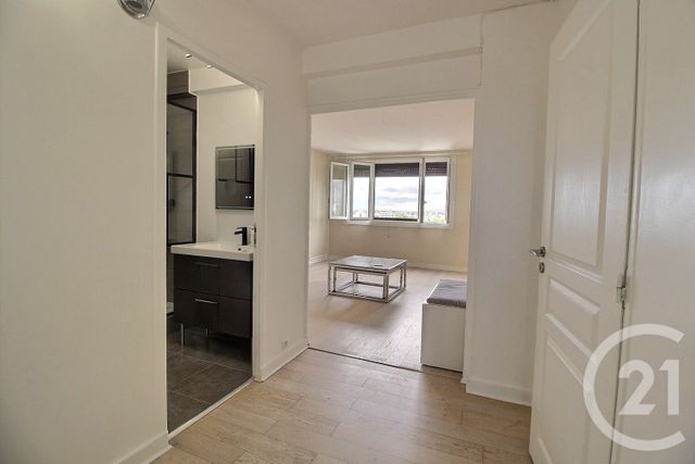 Afficher la photo en grand Appartement T3 à vendre - 3 pièces - 56.0 m2 - PANTIN - 93 - ILE-DE-FRANCE - Century 21 Ricard Immobilier