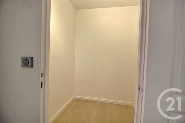 Afficher la photo en grand Appartement T3 à vendre - 3 pièces - 56.0 m2 - PANTIN - 93 - ILE-DE-FRANCE - Century 21 Ricard Immobilier