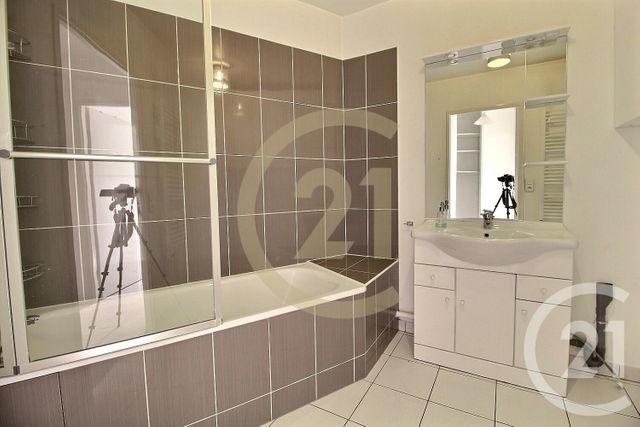 Appartement F3 à vendre - 3 pièces - 69.51 m2 - PANTIN - 93 - ILE-DE-FRANCE - Century 21 Ricard Immobilier