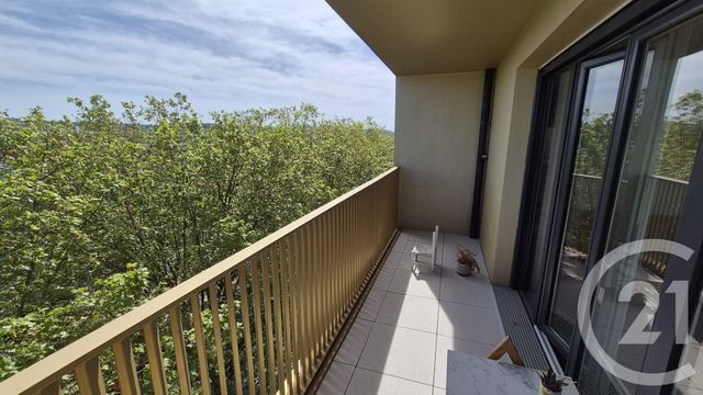 Appartement F3 à vendre - 3 pièces - 61.6 m2 - BOBIGNY - 93 - ILE-DE-FRANCE - Century 21 Ricard Immobilier