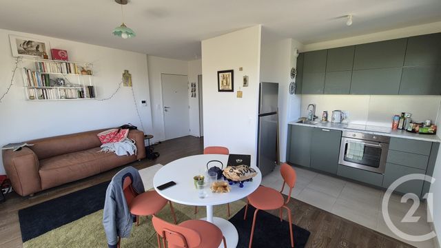 Appartement F3 à vendre - 3 pièces - 61.6 m2 - BOBIGNY - 93 - ILE-DE-FRANCE - Century 21 Ricard Immobilier