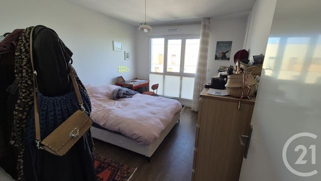 Appartement F3 à vendre - 3 pièces - 61.6 m2 - BOBIGNY - 93 - ILE-DE-FRANCE - Century 21 Ricard Immobilier