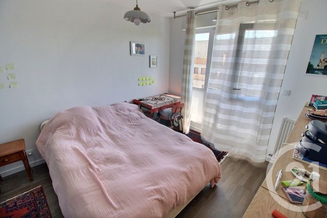 Appartement F3 à vendre - 3 pièces - 61.6 m2 - BOBIGNY - 93 - ILE-DE-FRANCE - Century 21 Ricard Immobilier