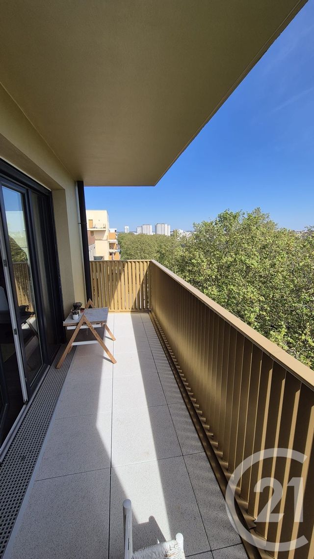 Appartement F3 à vendre - 3 pièces - 61.6 m2 - BOBIGNY - 93 - ILE-DE-FRANCE - Century 21 Ricard Immobilier