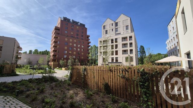 Appartement F3 à vendre - 3 pièces - 61.6 m2 - BOBIGNY - 93 - ILE-DE-FRANCE - Century 21 Ricard Immobilier
