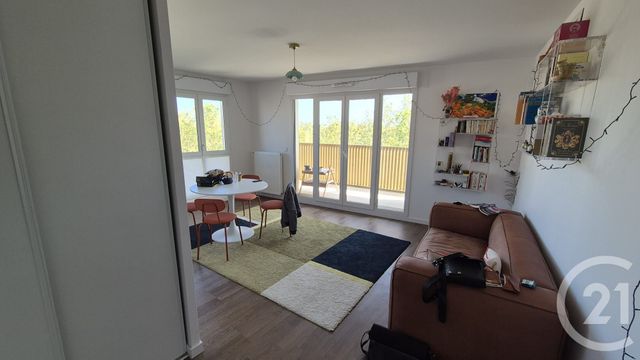 Appartement F3 à vendre - 3 pièces - 61.6 m2 - BOBIGNY - 93 - ILE-DE-FRANCE - Century 21 Ricard Immobilier