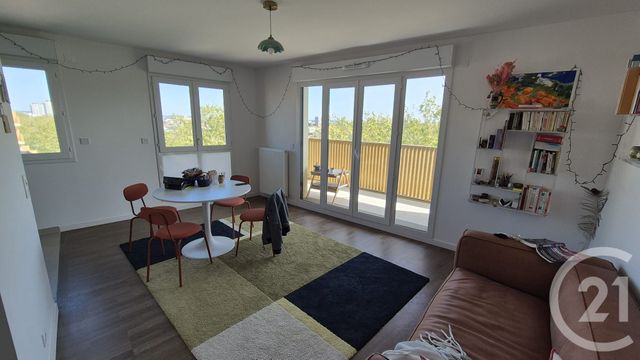 Appartement F3 à vendre - 3 pièces - 61.6 m2 - BOBIGNY - 93 - ILE-DE-FRANCE - Century 21 Ricard Immobilier