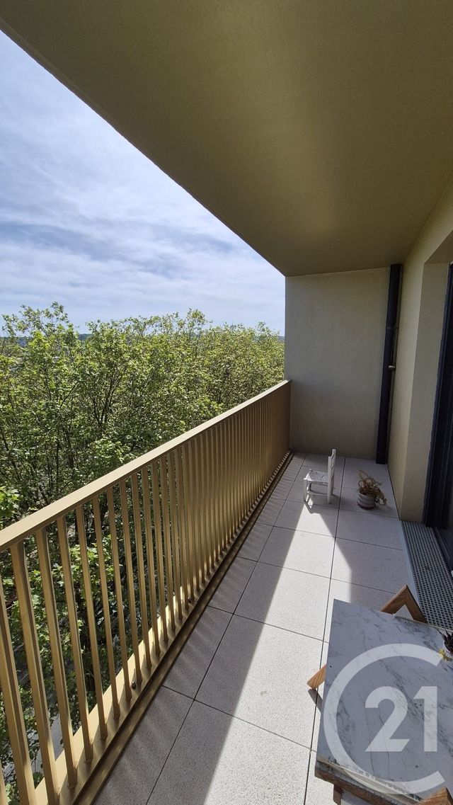 Appartement F3 à vendre - 3 pièces - 61.6 m2 - BOBIGNY - 93 - ILE-DE-FRANCE - Century 21 Ricard Immobilier