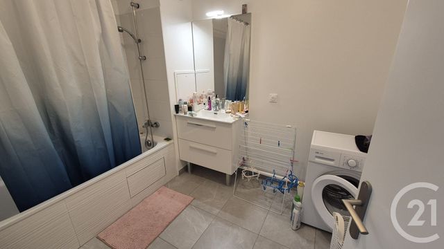 Appartement F3 à vendre - 3 pièces - 61.6 m2 - BOBIGNY - 93 - ILE-DE-FRANCE - Century 21 Ricard Immobilier