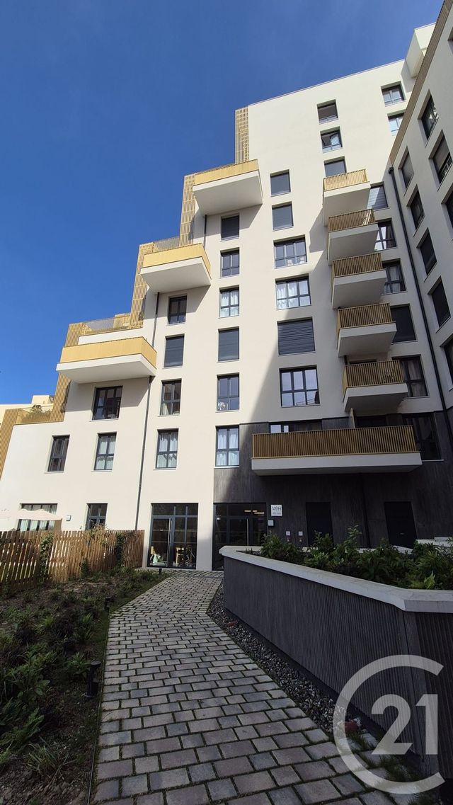 Appartement F3 à vendre - 3 pièces - 61.6 m2 - BOBIGNY - 93 - ILE-DE-FRANCE - Century 21 Ricard Immobilier