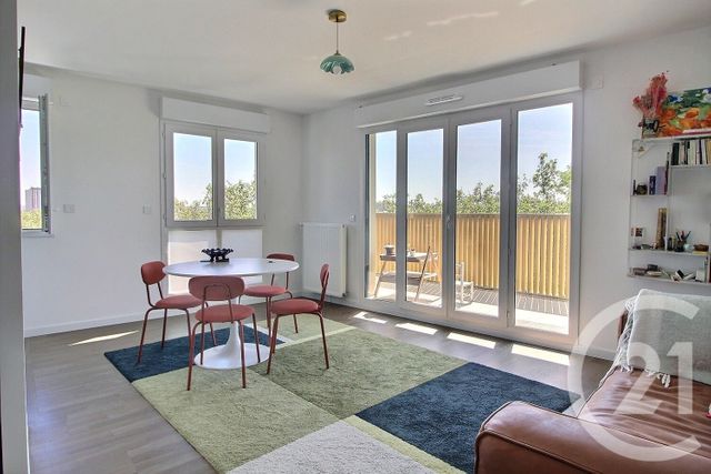 Appartement F3 à vendre - 3 pièces - 61.6 m2 - BOBIGNY - 93 - ILE-DE-FRANCE - Century 21 Ricard Immobilier