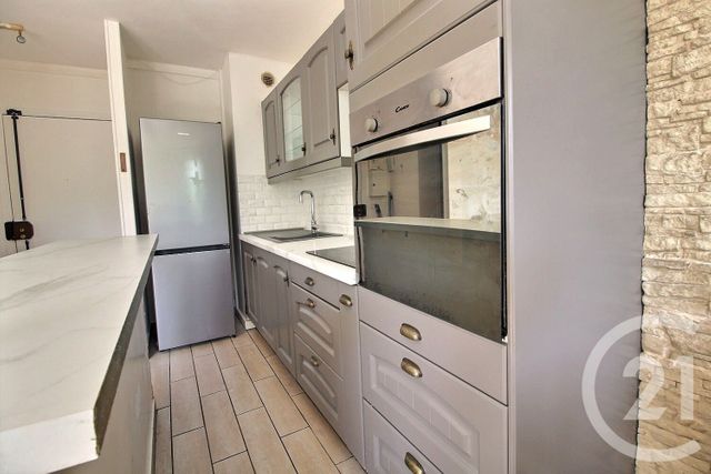 Appartement F2 à vendre - 2 pièces - 47.8 m2 - PANTIN - 93 - ILE-DE-FRANCE - Century 21 Ricard Immobilier