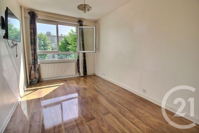 Appartement F2 à vendre - 2 pièces - 47.8 m2 - PANTIN - 93 - ILE-DE-FRANCE - Century 21 Ricard Immobilier