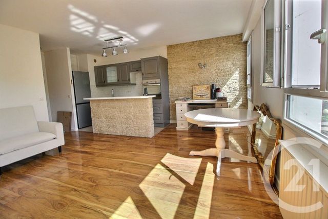 Appartement F2 à vendre - 2 pièces - 47.8 m2 - PANTIN - 93 - ILE-DE-FRANCE - Century 21 Ricard Immobilier
