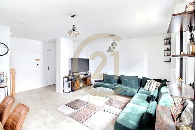Appartement F4 à vendre - 4 pièces - 83.37 m2 - BOBIGNY - 93 - ILE-DE-FRANCE - Century 21 Ricard Immobilier