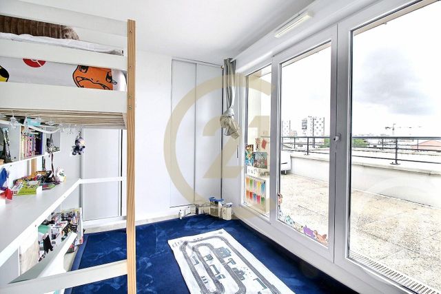 Appartement F4 à vendre - 4 pièces - 83.37 m2 - BOBIGNY - 93 - ILE-DE-FRANCE - Century 21 Ricard Immobilier