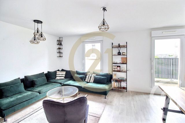 Appartement F4 à vendre - 4 pièces - 83.37 m2 - BOBIGNY - 93 - ILE-DE-FRANCE - Century 21 Ricard Immobilier