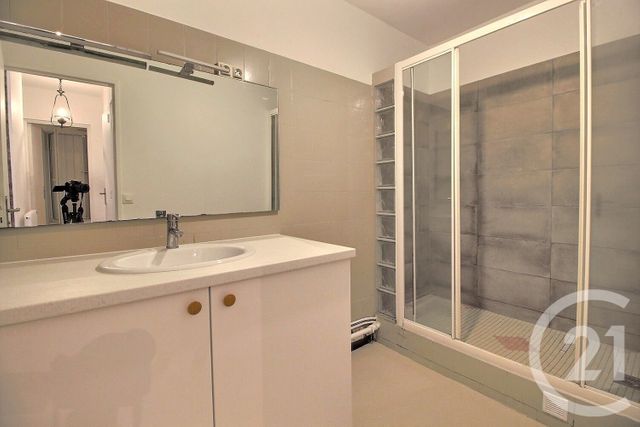 Appartement F4 à vendre - 4 pièces - 90.24 m2 - PANTIN - 93 - ILE-DE-FRANCE - Century 21 Ricard Immobilier