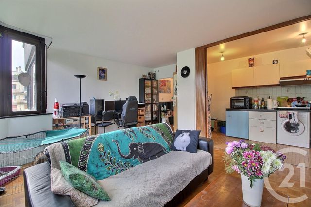 Appartement F3 à vendre - 3 pièces - 70.45 m2 - PANTIN - 93 - ILE-DE-FRANCE - Century 21 Ricard Immobilier