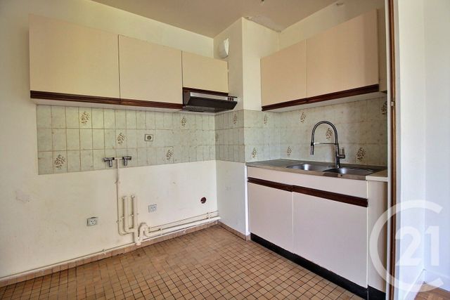 Appartement F3 à vendre - 3 pièces - 70.45 m2 - PANTIN - 93 - ILE-DE-FRANCE - Century 21 Ricard Immobilier