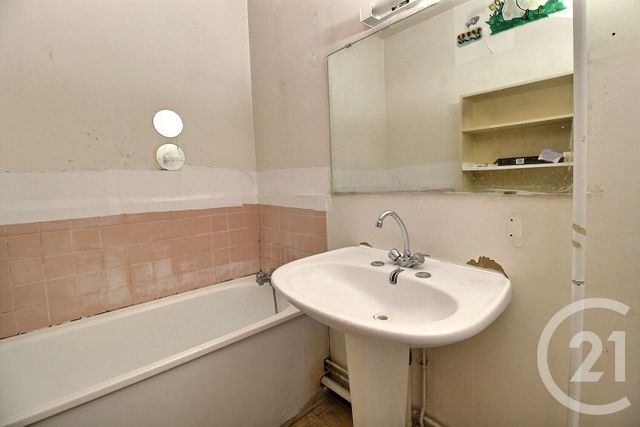 Appartement F4 à vendre - 4 pièces - 72.18 m2 - PANTIN - 93 - ILE-DE-FRANCE - Century 21 Ricard Immobilier