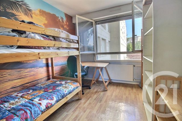 Appartement F4 à vendre - 4 pièces - 72.18 m2 - PANTIN - 93 - ILE-DE-FRANCE - Century 21 Ricard Immobilier