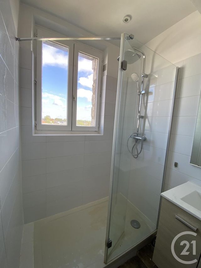 Appartement F2 à louer - 2 pièces - 47.37 m2 - LIVRY GARGAN - 93 - ILE-DE-FRANCE - Century 21 Ricard Immobilier
